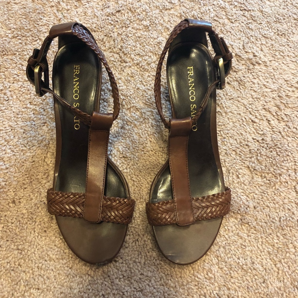Brown T-strap sandals